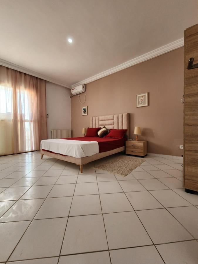 Duplex Bien Equipe Securise Avec Jardin Et Veranda Ла-Марса Екстер'єр фото
